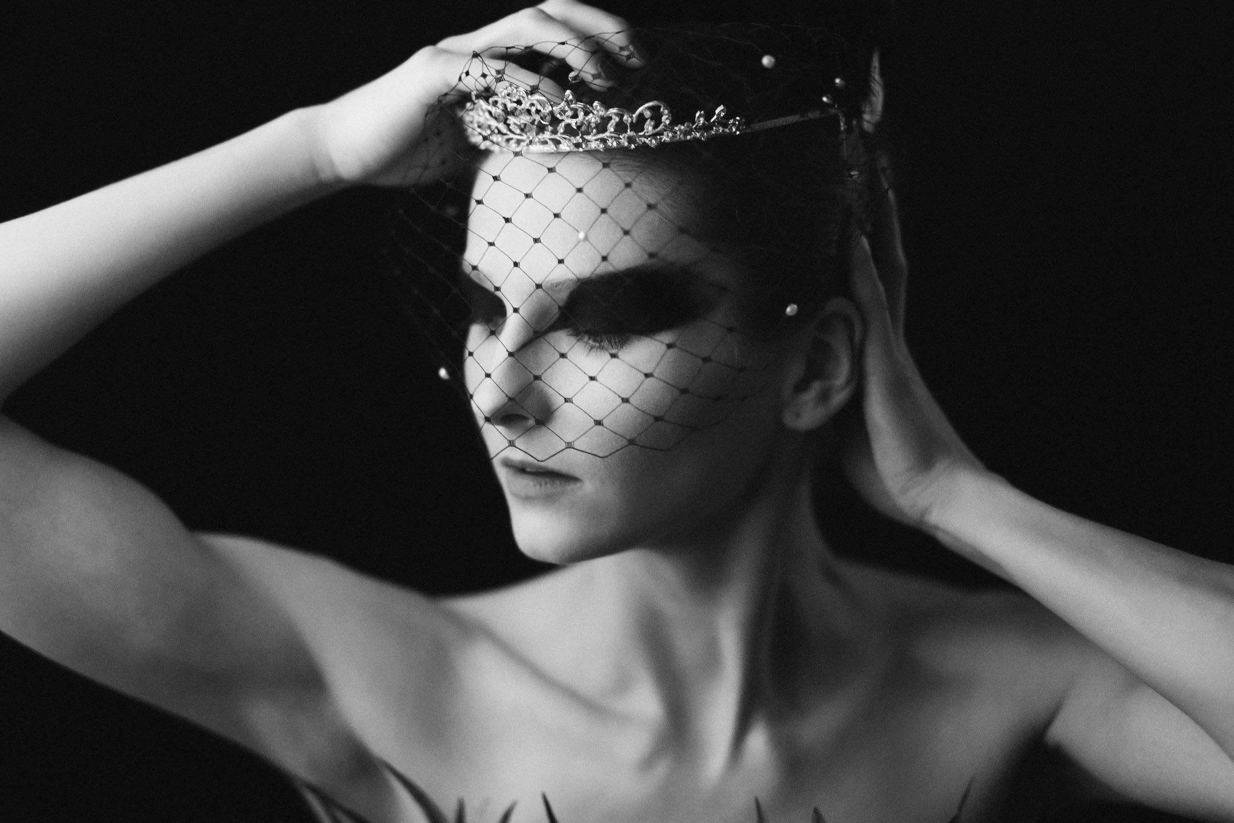 Black Swan | 黑天鹅— Chapeau Echo